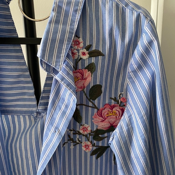 Stradivarius Shirt - Picture 2 of 5